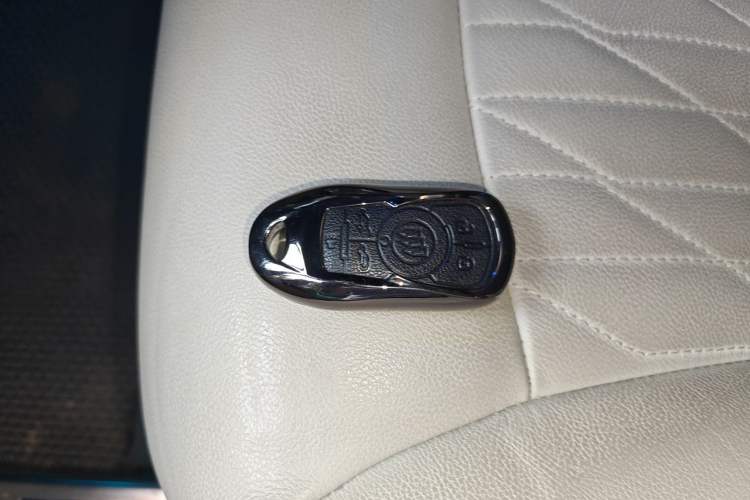 Used Buick GL8 2021 Land Cruiser Executive Class 652T Luxury Model Vehicle Key