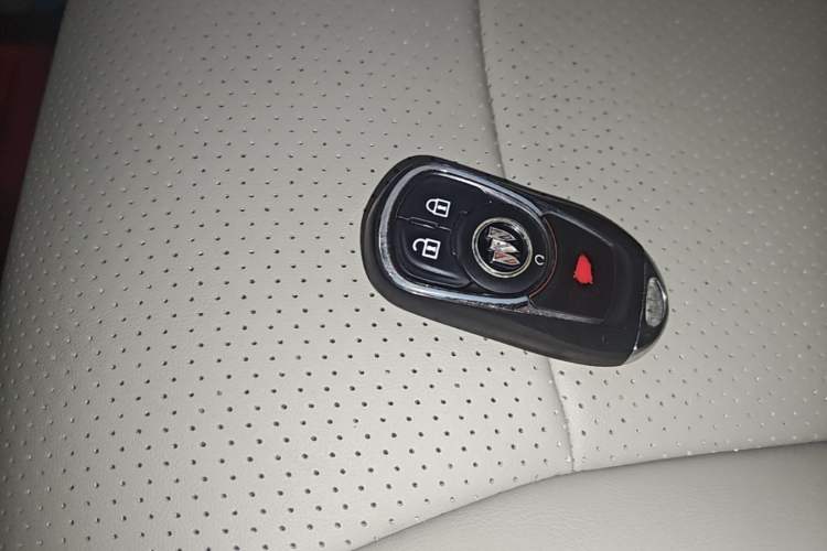 Used Buick GL8 2021 Land Cruiser Executive Class 652T Comfort Model Vehicle Key