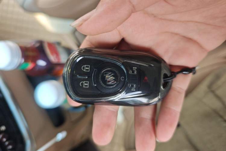 Used Buick GL8 2021 ES Land Cruiser 653T Luxury Edition Vehicle Key