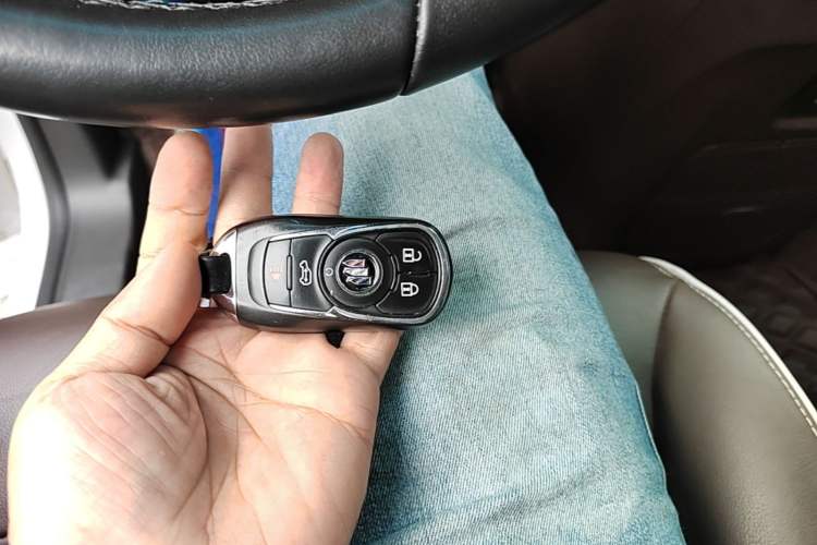 Used Buick GL8 2021 Land Cruiser Executive Class 652T Luxury Model Vehicle Key