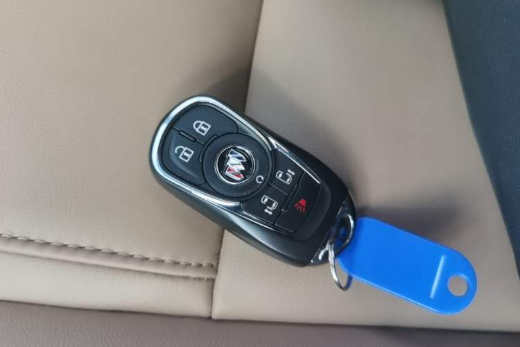 Used Buick GL8 2021 ES Land Cruiser 653T Luxury Edition Vehicle Key