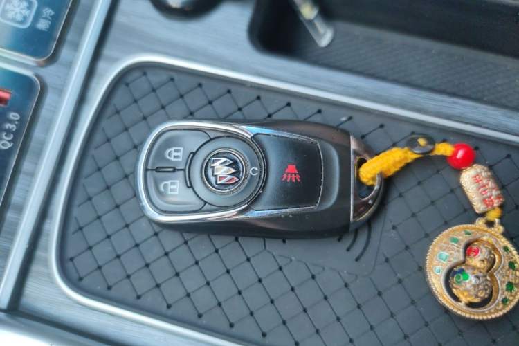 Used Buick GL8 2021 Land Cruiser Executive Class 652T Comfort Model Vehicle Key