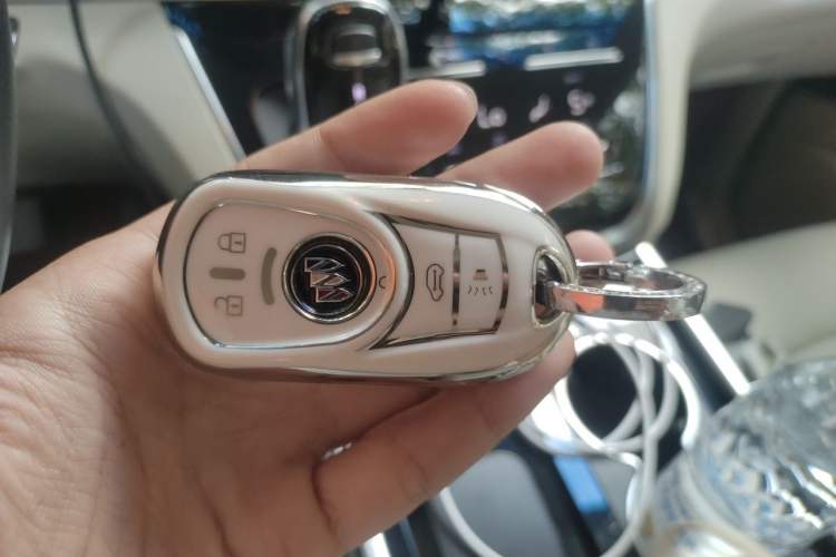 Used Buick GL8 2021 Land Cruiser Executive Class 652T Luxury Model Vehicle Key