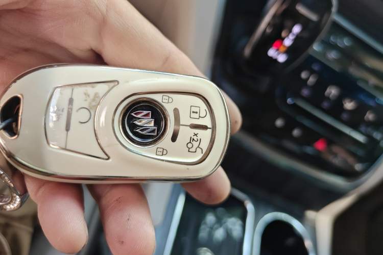 Used Buick GL8 2021 Land Cruiser Executive Class 652T Luxury Model Vehicle Key