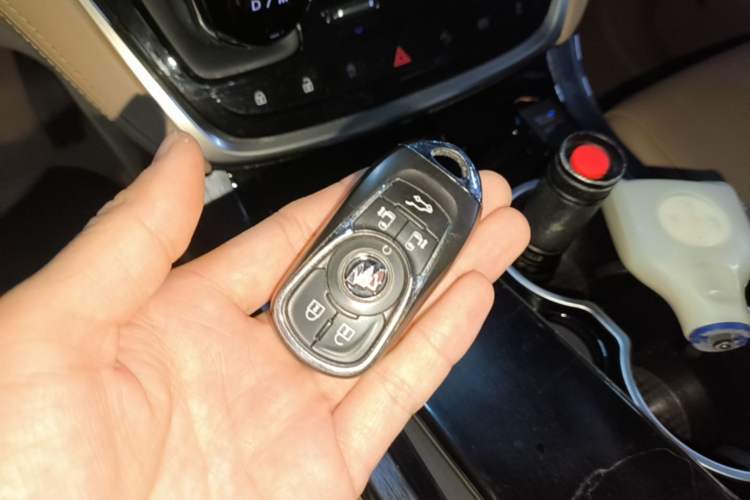 Used Buick GL8 2021 ES Land Cruiser 653T Flagship Model Vehicle Key