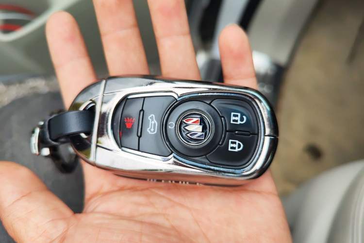 Used Buick GL8 2021 ES Landtrek 653T Luxury Model Vehicle Key