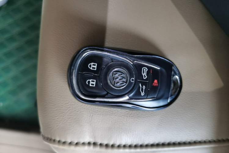 Used Buick GL8 2021 ES Land Cruiser 653T Luxury Edition Vehicle Key