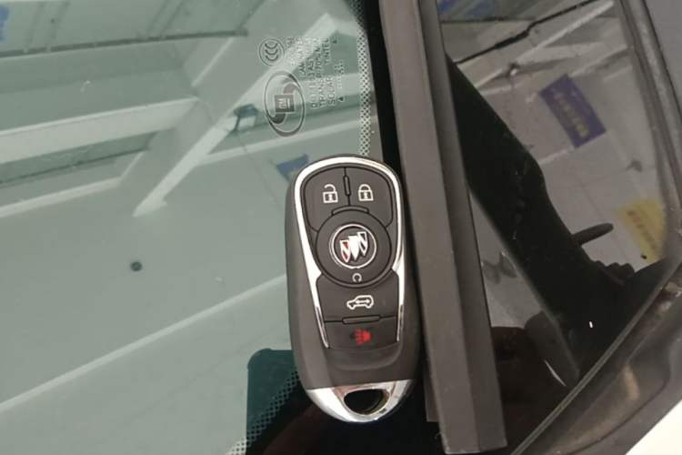 Used Buick GL8 2021 Land Cruiser Executive Class 652T Smart Luxury Model Vehicle Key