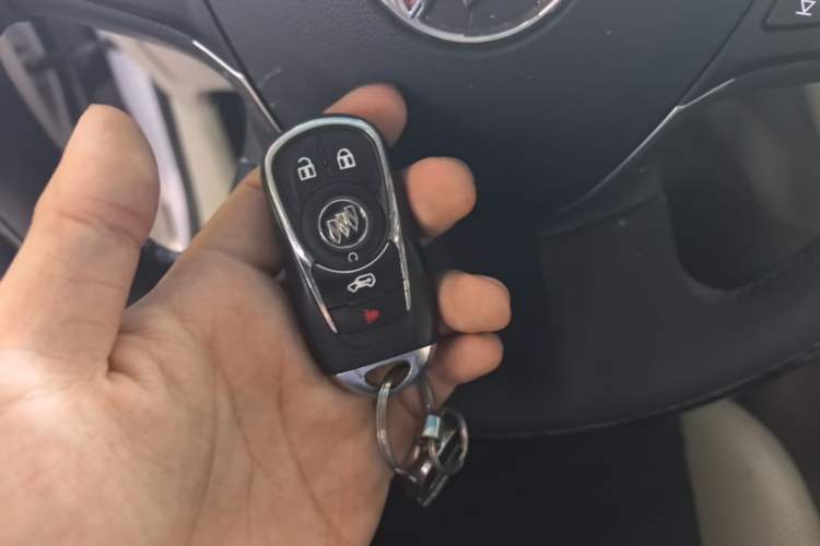 Used Buick GL8 2021 Land Cruiser Executive Class 652T Luxury Model Vehicle Key