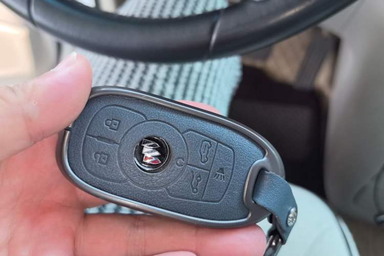 Used Buick GL8 2021 Land Cruiser Executive 652T Premium Model Vehicle Key