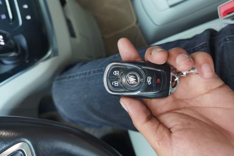 Used Buick GL8 2021 Land Cruiser Executive Class 652T Luxury Model Vehicle Key