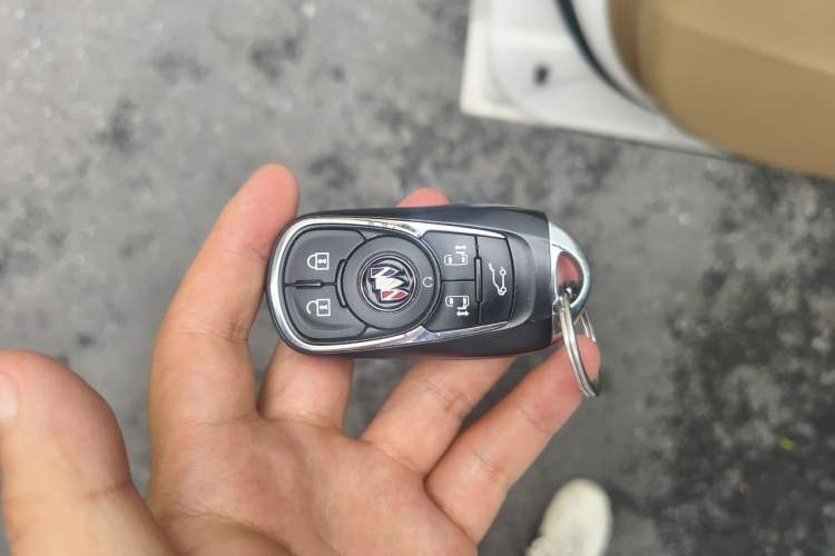 Used Buick GL8 2021 ES Land Cruiser 653T Luxury Edition Vehicle Key