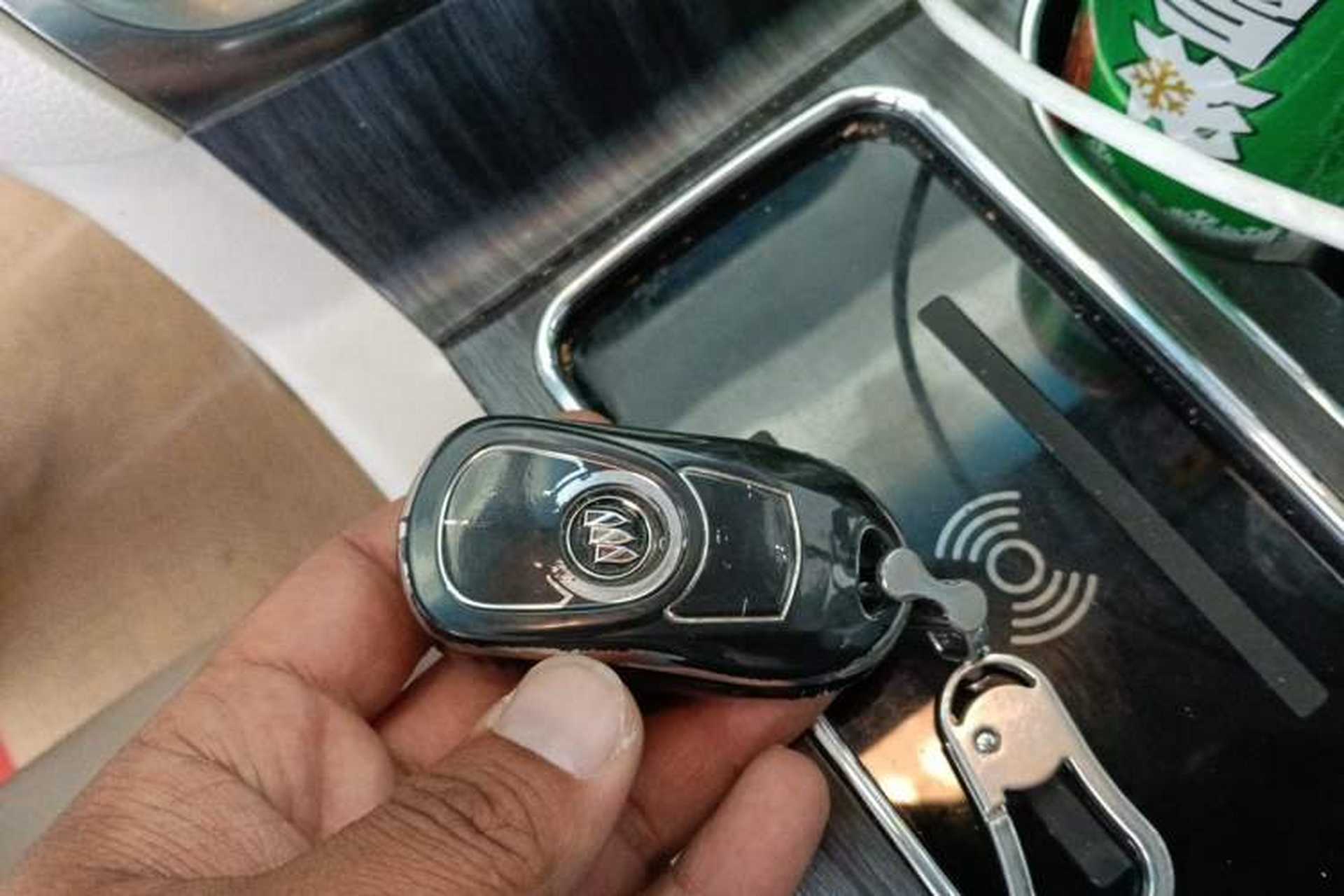 Used Buick GL8 2021 Land Cruiser Executive Class 652T Luxury Model Vehicle Key