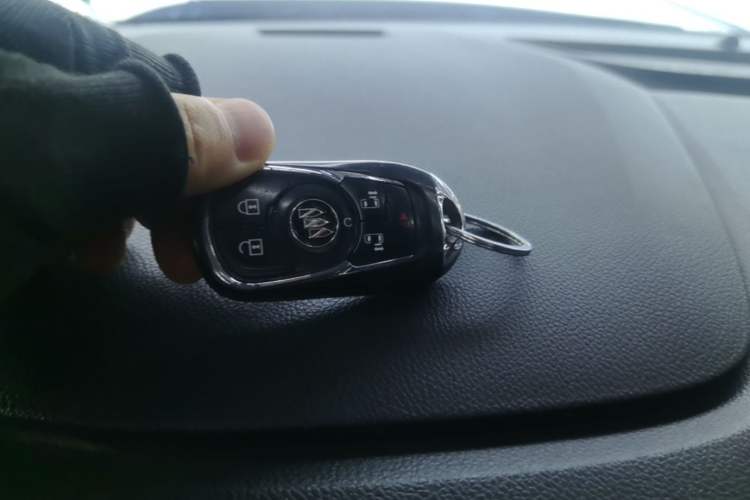 Used Buick GL8 2021 ES Land Cruiser 653T Luxury Edition Vehicle Key