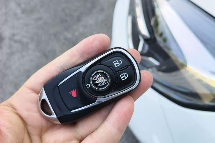 Used Buick GL8 2021 Land Cruiser Executive Class 652T Comfort Model Vehicle Key
