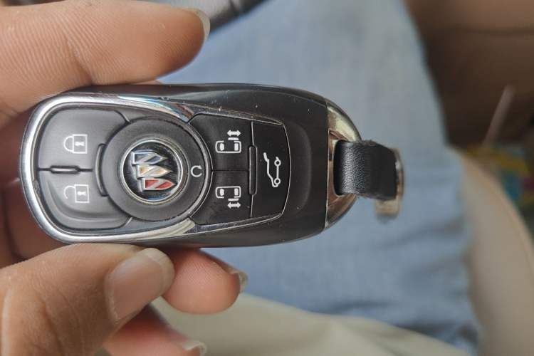 Used Buick GL8 2021 ES Landtrek 653T Luxury Model Vehicle Key