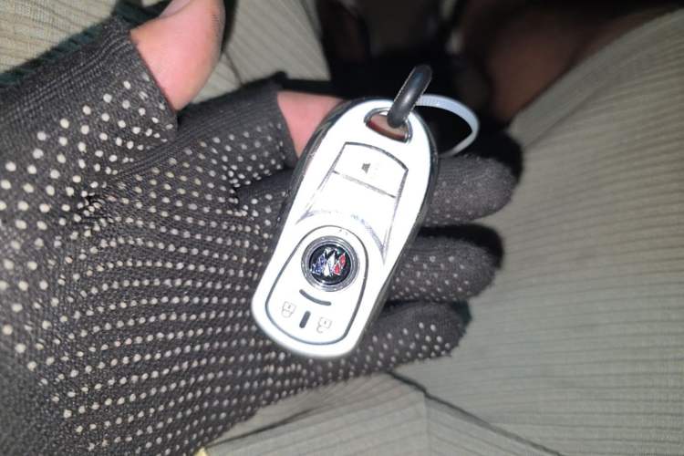 Used Buick GL8 2021 ES Land Cruiser 653T Luxury Edition Vehicle Key