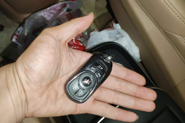 Used Buick GL8 2021 ES Land Cruiser 653T Smart Flagship Model Vehicle Key