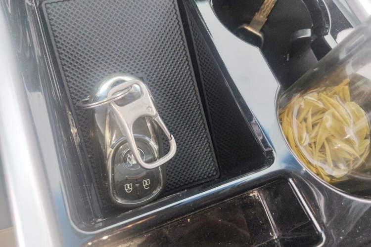 Used Buick GL8 2021 Land Cruiser Executive Class 652T Comfort Model Vehicle Key