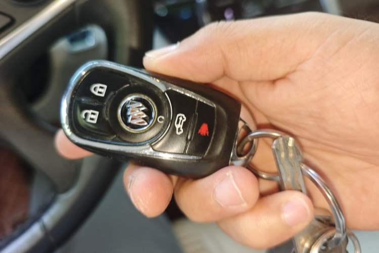 Used Buick GL8 2021 Land Cruiser Executive Class 652T Luxury Model Vehicle Key