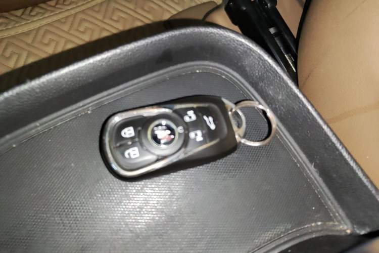 Used Buick GL8 2021 ES Land Cruiser 653T Flagship Model Vehicle Key