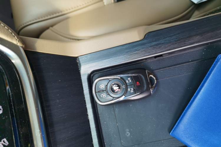 Used Buick GL8 2021 ES Land Cruiser 653T Luxury Edition Vehicle Key