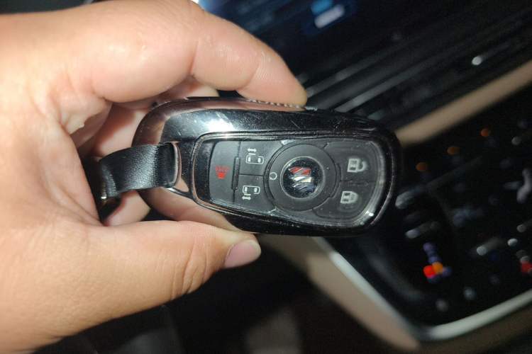 Used Buick GL8 2021 ES Land Cruiser 653T Luxury Edition Vehicle Key