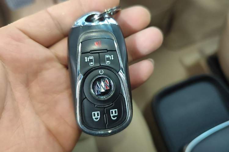 Used Buick GL8 2021 ES Land Cruiser 653T Luxury Edition Vehicle Key