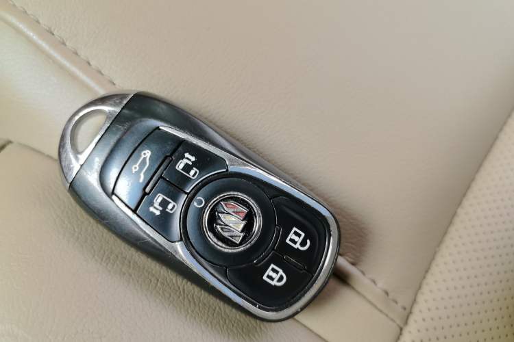 Used Buick GL8 2021 ES Land Cruiser 653T Smart Flagship Model Vehicle Key