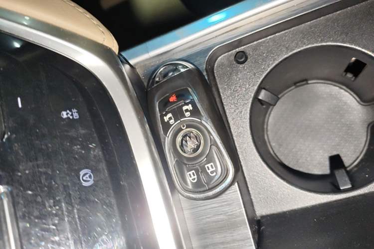 Used Buick GL8 2021 ES Land Cruiser 653T Luxury Edition Vehicle Key
