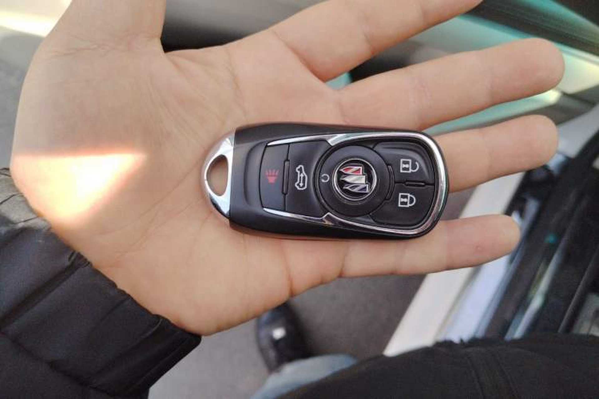 Used Buick GL8 2021 Land Cruiser Executive Class 652T Luxury Model Vehicle Key