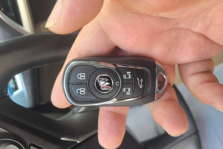 Used Buick GL8 2021 ES Land Cruiser 653T Flagship Model Vehicle Key