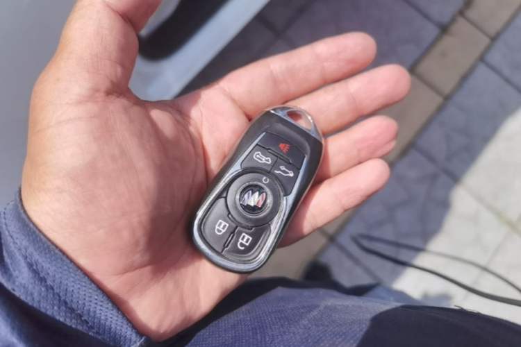 Used Buick GL8 2021 Land Cruiser Executive 652T Premium Model Vehicle Key