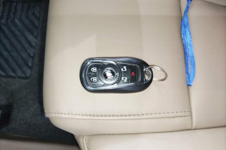 Used Buick GL8 2021 ES Land Cruiser 653T Luxury Edition Vehicle Key