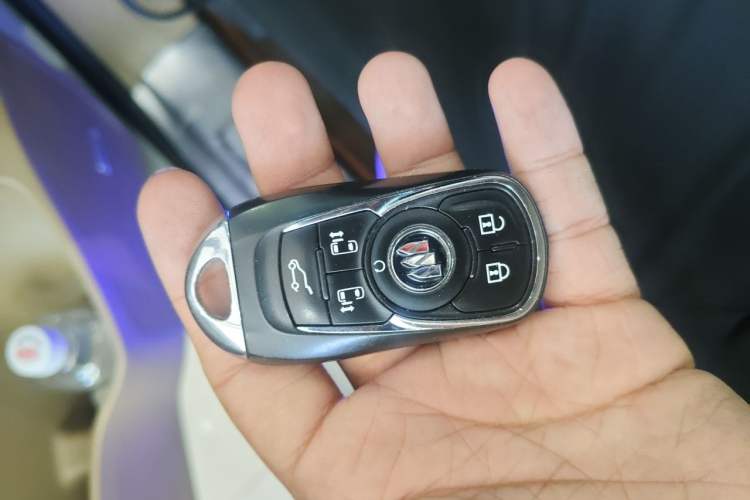 Used Buick GL8 2021 ES Land Cruiser 653T Flagship Model Vehicle Key