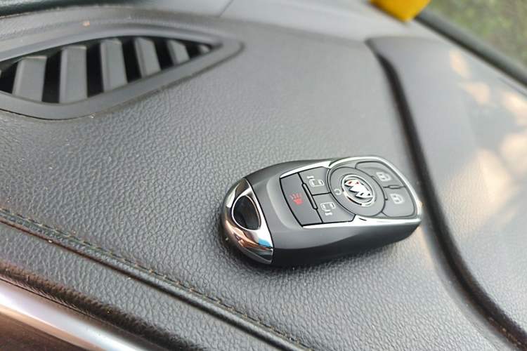 Used Buick GL8 2021 ES Land Cruiser 653T Luxury Edition Vehicle Key