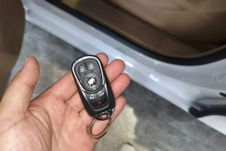 Used Buick GL8 2021 ES Land Cruiser 653T Luxury Edition Vehicle Key