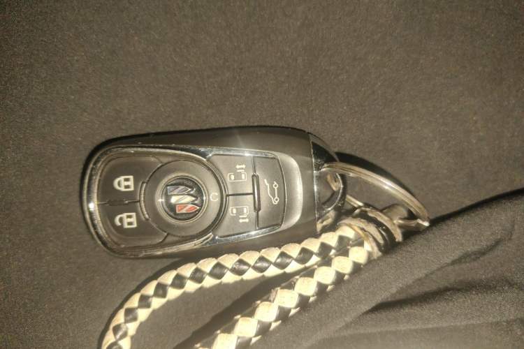 Used Buick GL8 2021 ES Landtrek 653T Luxury Model Vehicle Key
