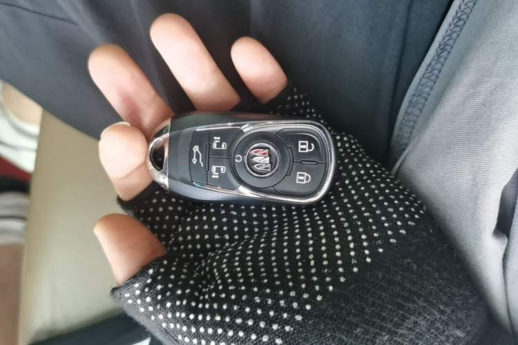 Used Buick GL8 2021 ES Land Cruiser 653T Luxury Edition Vehicle Key