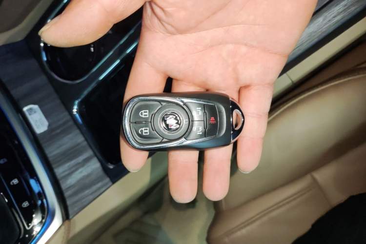 Used Buick GL8 2021 ES Land Cruiser 653T Luxury Edition Vehicle Key