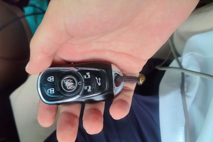 Used Buick GL8 2021 ES Land Cruiser 653T Smart Flagship Model Vehicle Key