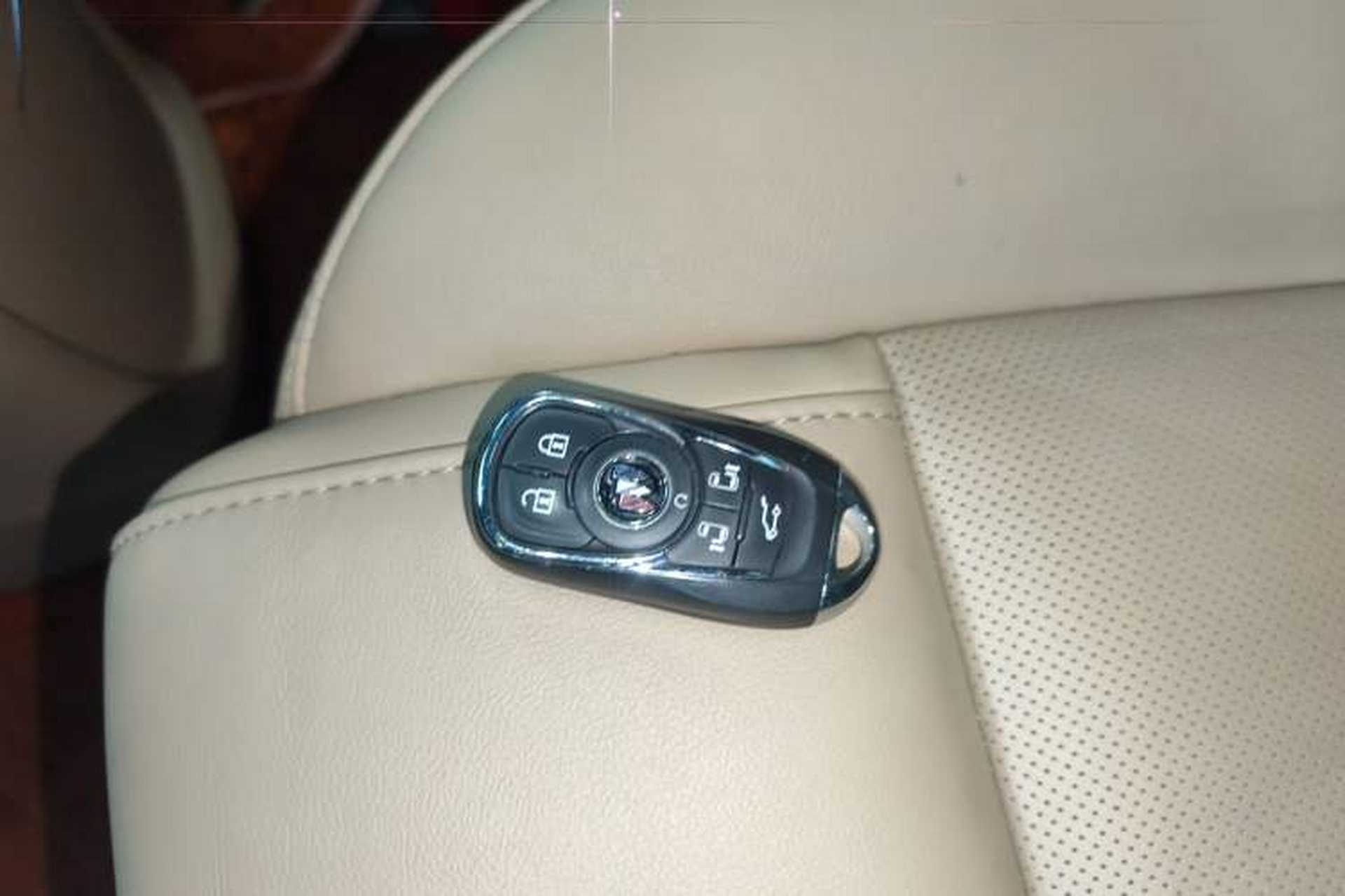 Used Buick GL8 2021 ES Land Cruiser 653T Flagship Model Vehicle Key