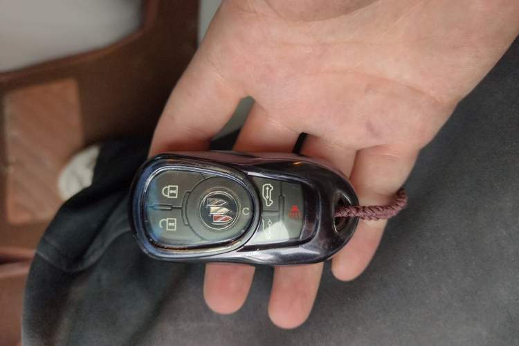 Used Buick GL8 2021 Land Cruiser Executive 652T Premium Model Vehicle Key