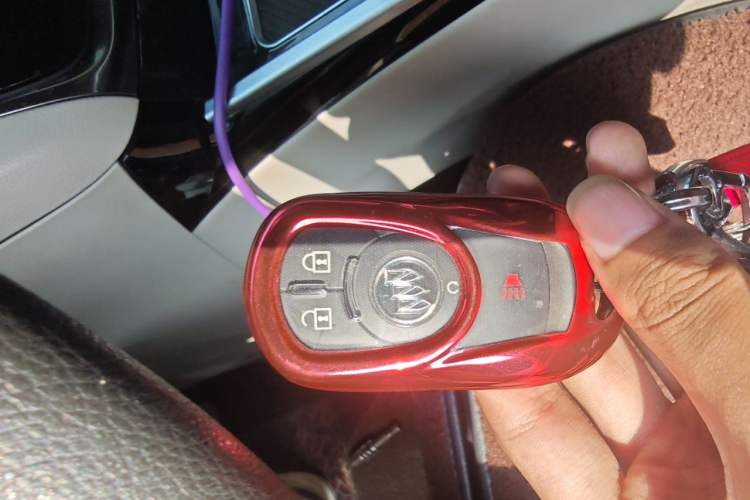 Used Buick GL8 2021 Land Cruiser Executive Class 652T Comfort Model Vehicle Key