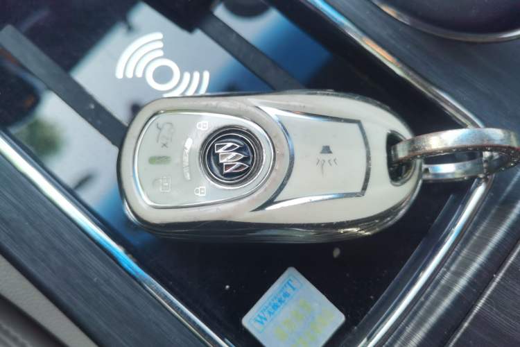 Used Buick GL8 2021 Land Cruiser Executive Class 652T Comfort Model Vehicle Key