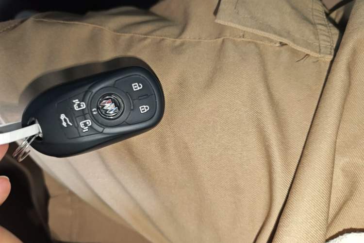 Used Buick GL8 2021 ES Land Cruiser 653T Luxury Edition Vehicle Key