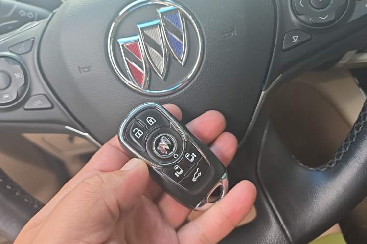 Used Buick GL8 2021 ES Landtrek 653T Luxury Model Vehicle Key