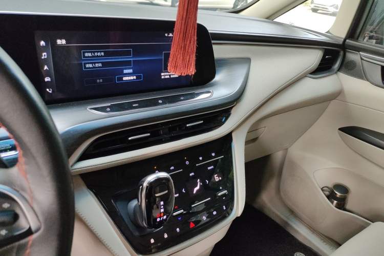 Used Buick GL8 2021 ES Landtrek 653T Comfort Edition Audio And AC Panel