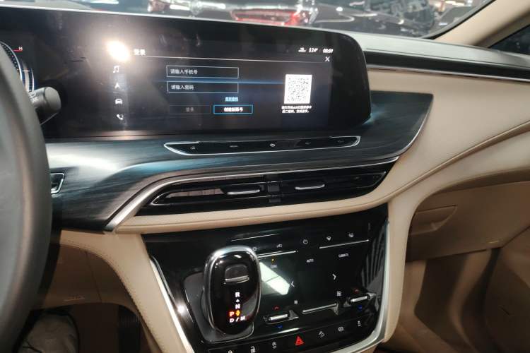 Used Buick GL8 2021 ES Land Cruiser 653T Flagship Model Audio And AC Panel