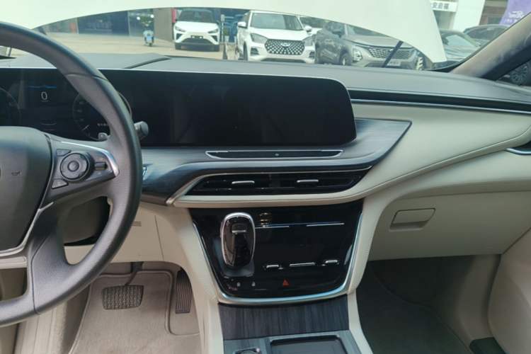 Used Buick GL8 2021 ES Landtrek 653T Comfort Edition Audio And AC Panel